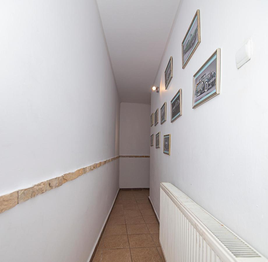 Casa Sara Apartment ซินายา ภายนอก รูปภาพ