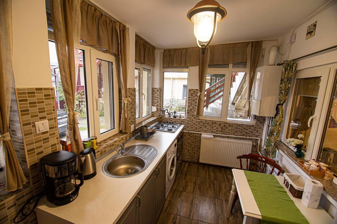 Casa Sara Apartment ซินายา ภายนอก รูปภาพ