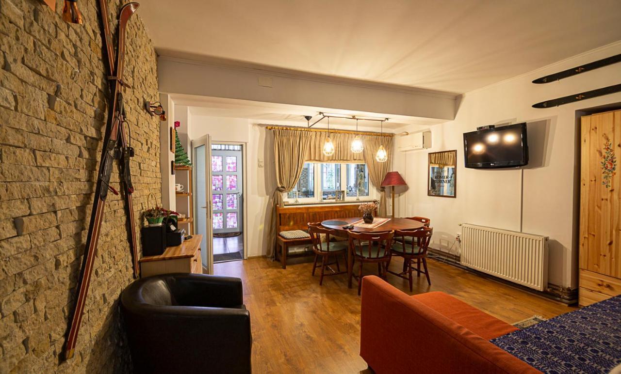 Casa Sara Apartment ซินายา ภายนอก รูปภาพ