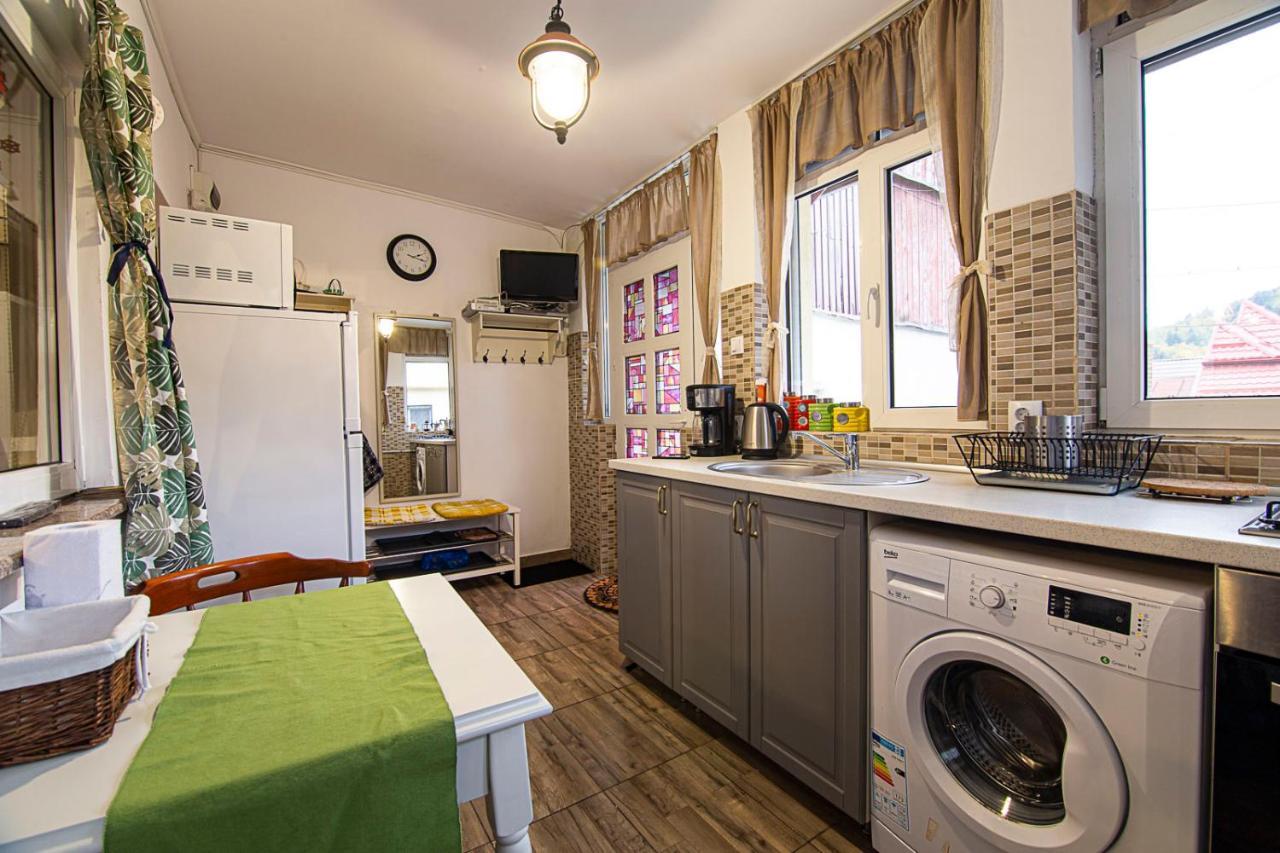 Casa Sara Apartment ซินายา ภายนอก รูปภาพ