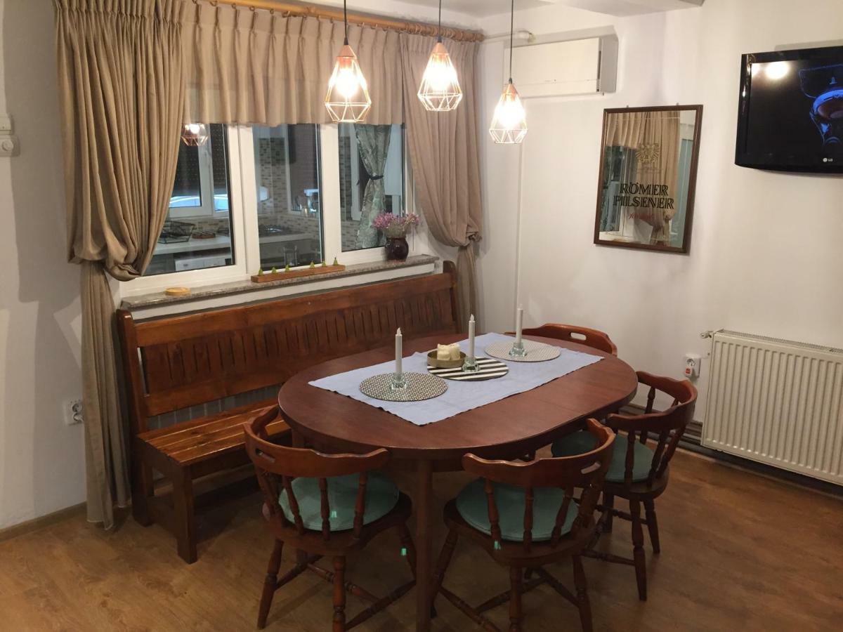 Casa Sara Apartment ซินายา ภายนอก รูปภาพ