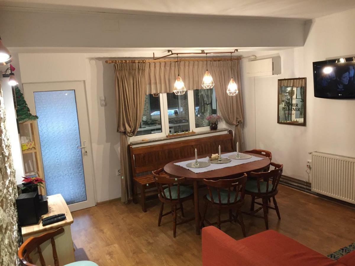 Casa Sara Apartment ซินายา ภายนอก รูปภาพ