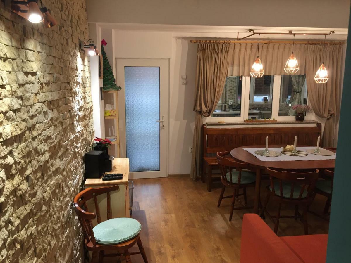 Casa Sara Apartment ซินายา ภายนอก รูปภาพ